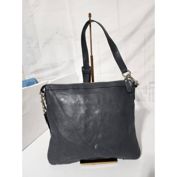 Authentic Gucci Leather Messenger/Crossbody Bag Grey - Picture 4 of 16